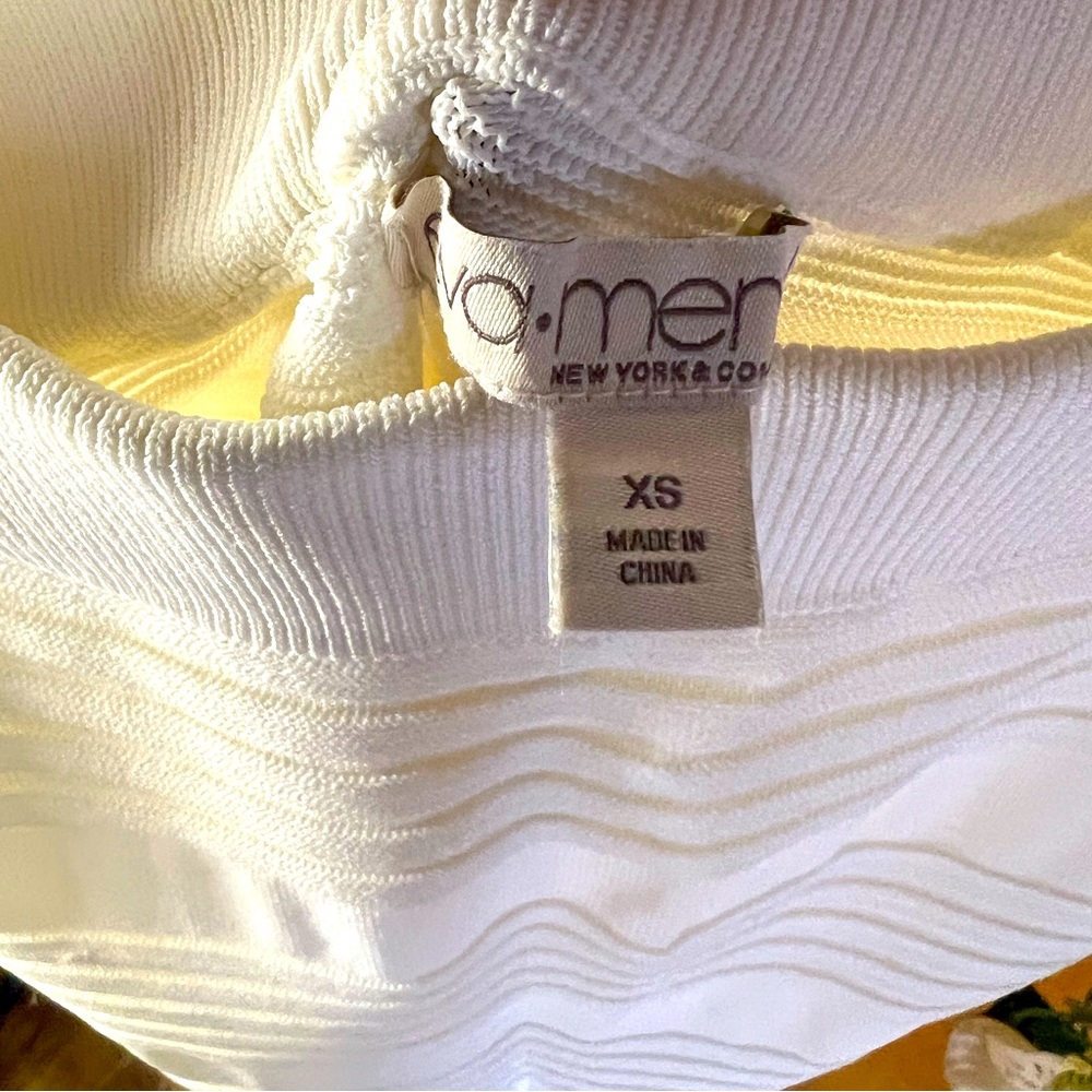 White pencil skirt from New York and company